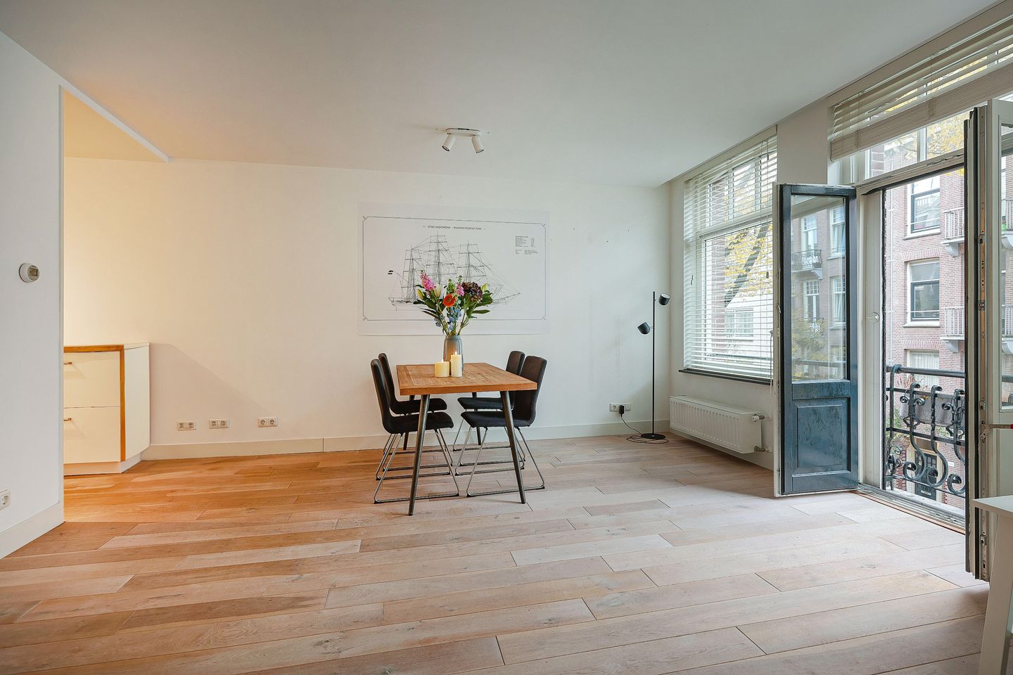 Photo 4 of Vrolikstraat 297-F