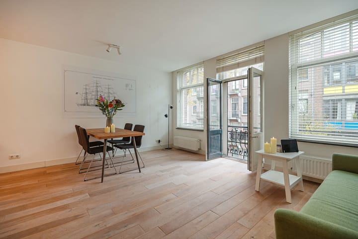 Photo 11 of Vrolikstraat 297-F