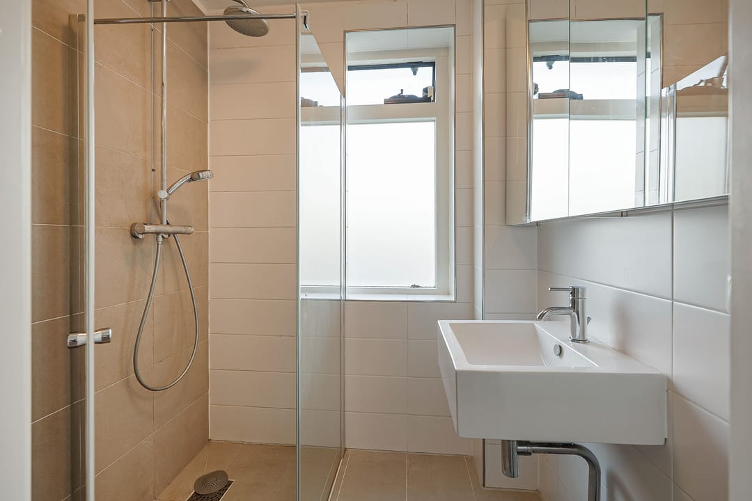 Photo 32 of Vrolikstraat 297-F