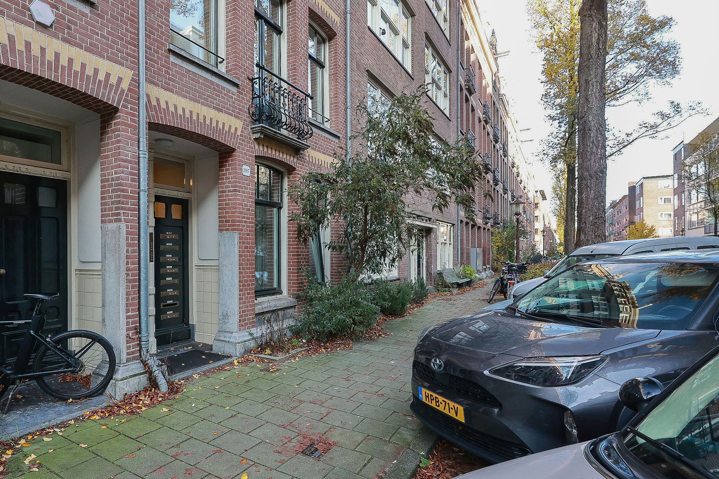 Photo 34 of Vrolikstraat 297-F