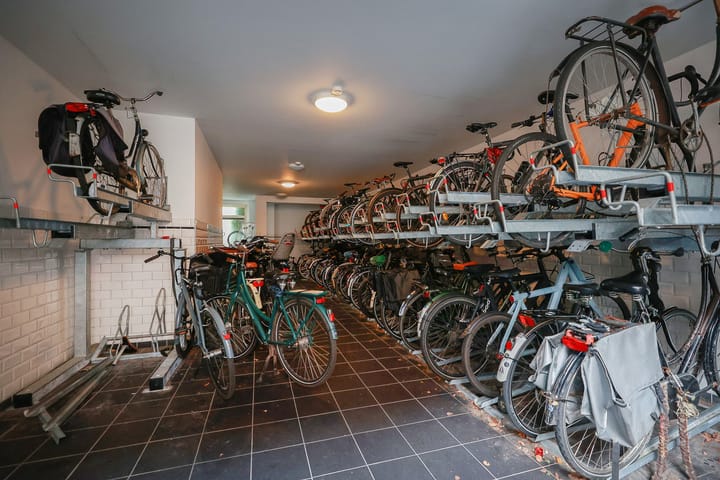 Photo 36 of Vrolikstraat 297-F