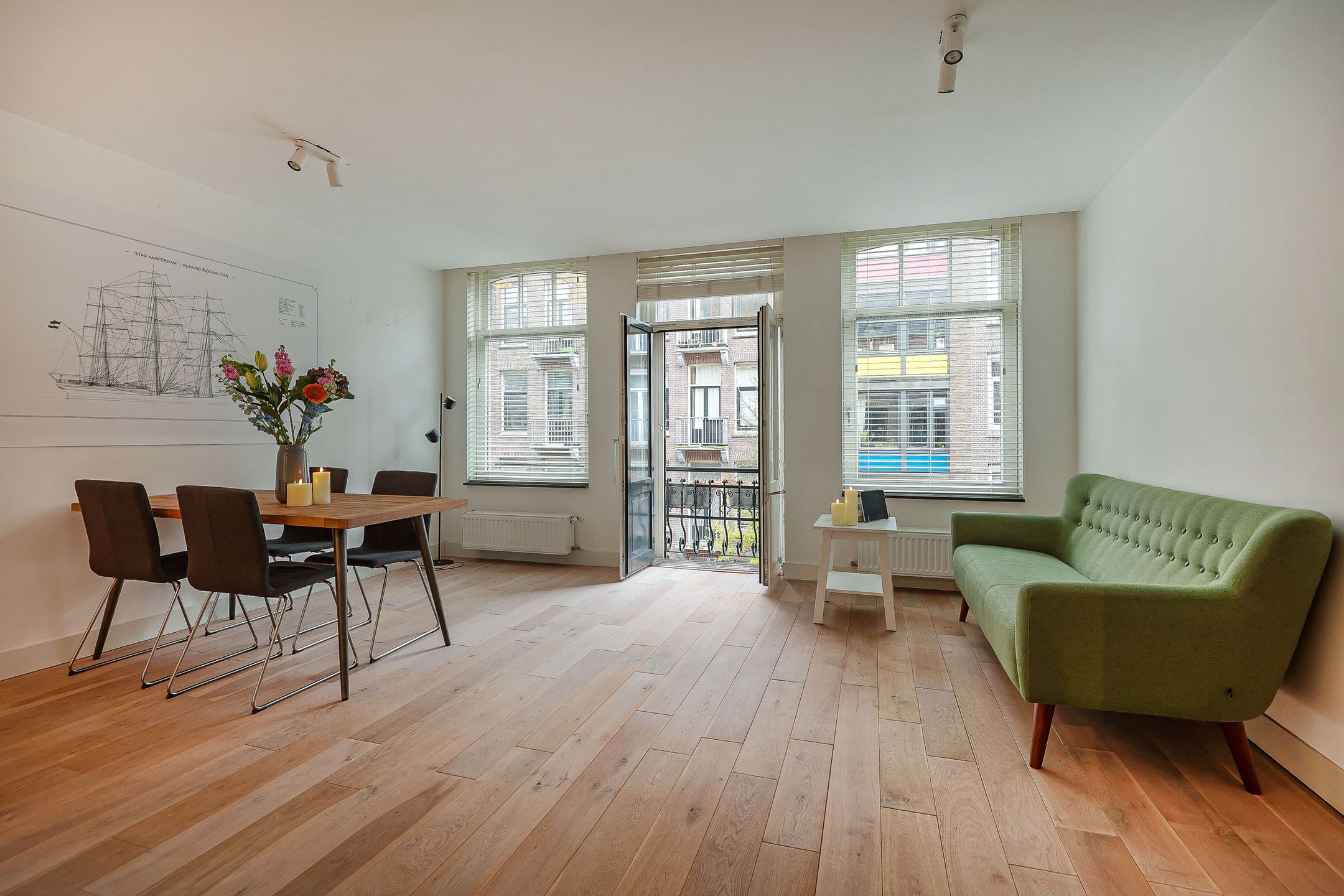 Photo 3 of Vrolikstraat 297-F