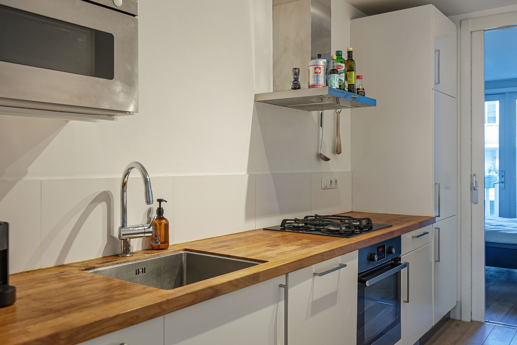 Photo 15 of Vrolikstraat 297-F