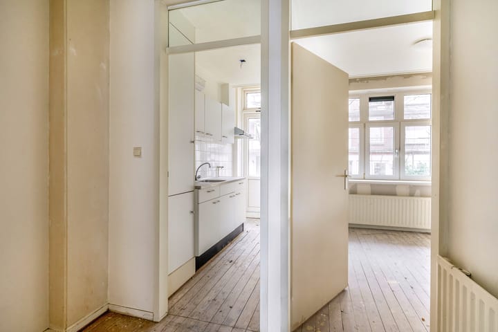 Photo 12 of Habsburgstraat 15-A