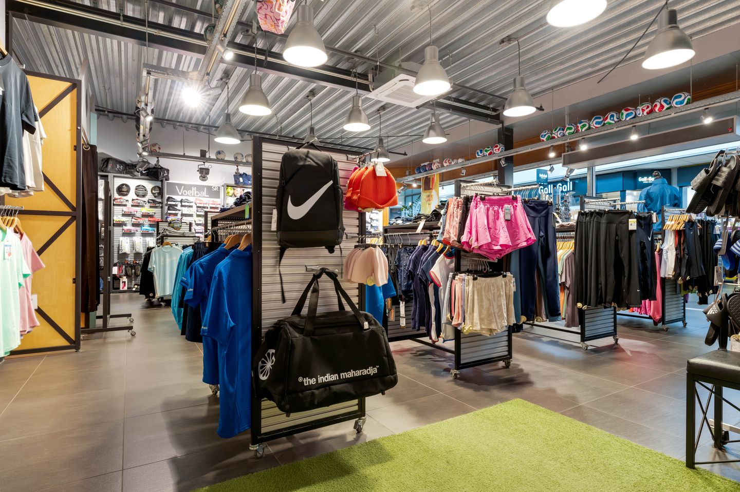 Bekijk foto 4 van Helftheuvelpassage 98