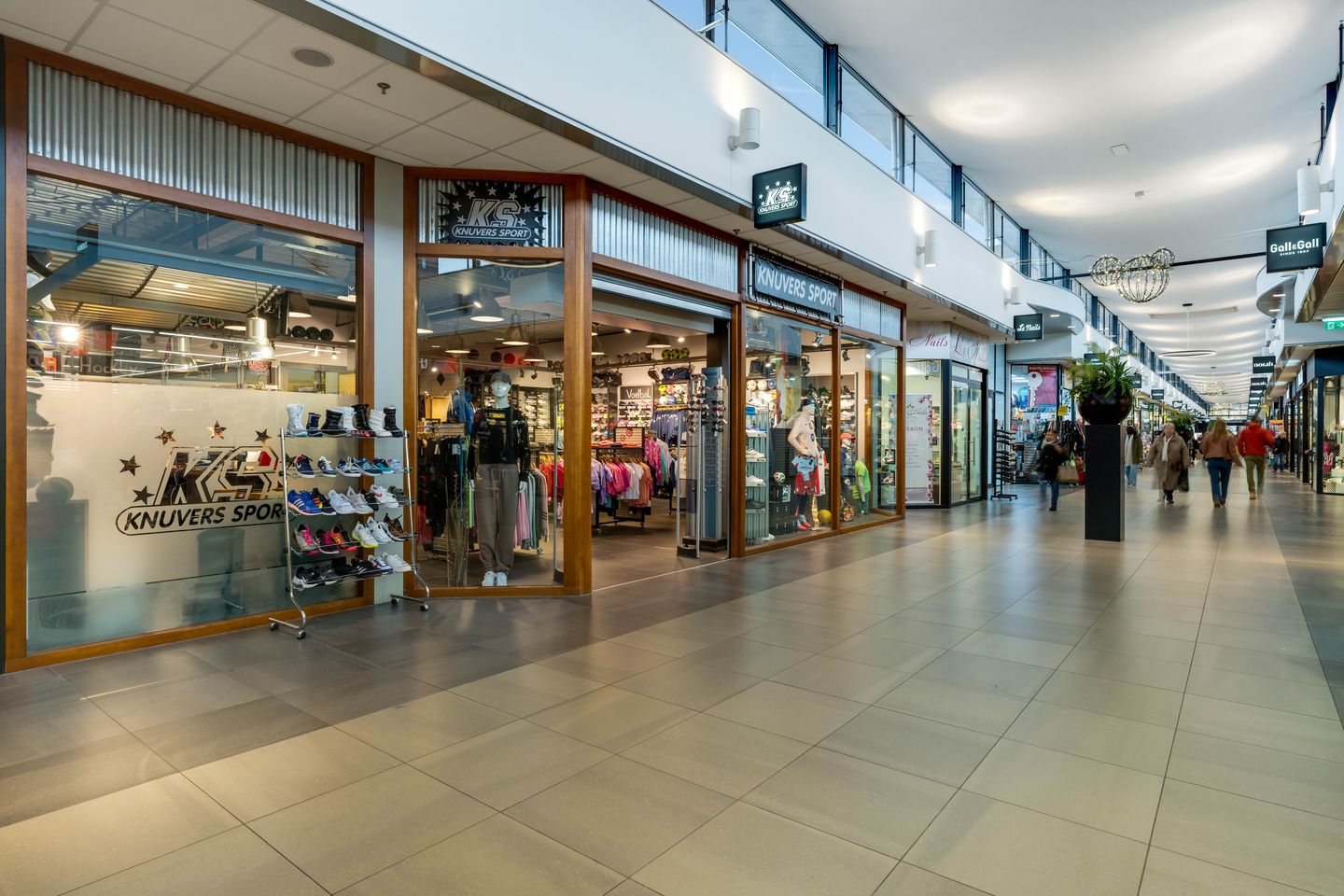 Bekijk foto 3 van Helftheuvelpassage 98