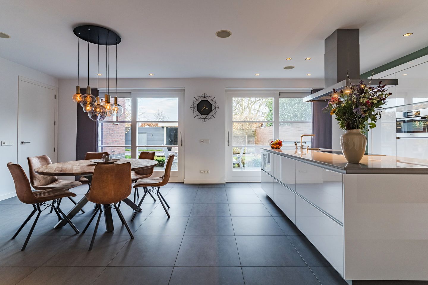 Foto 14 van Molenstraat 15