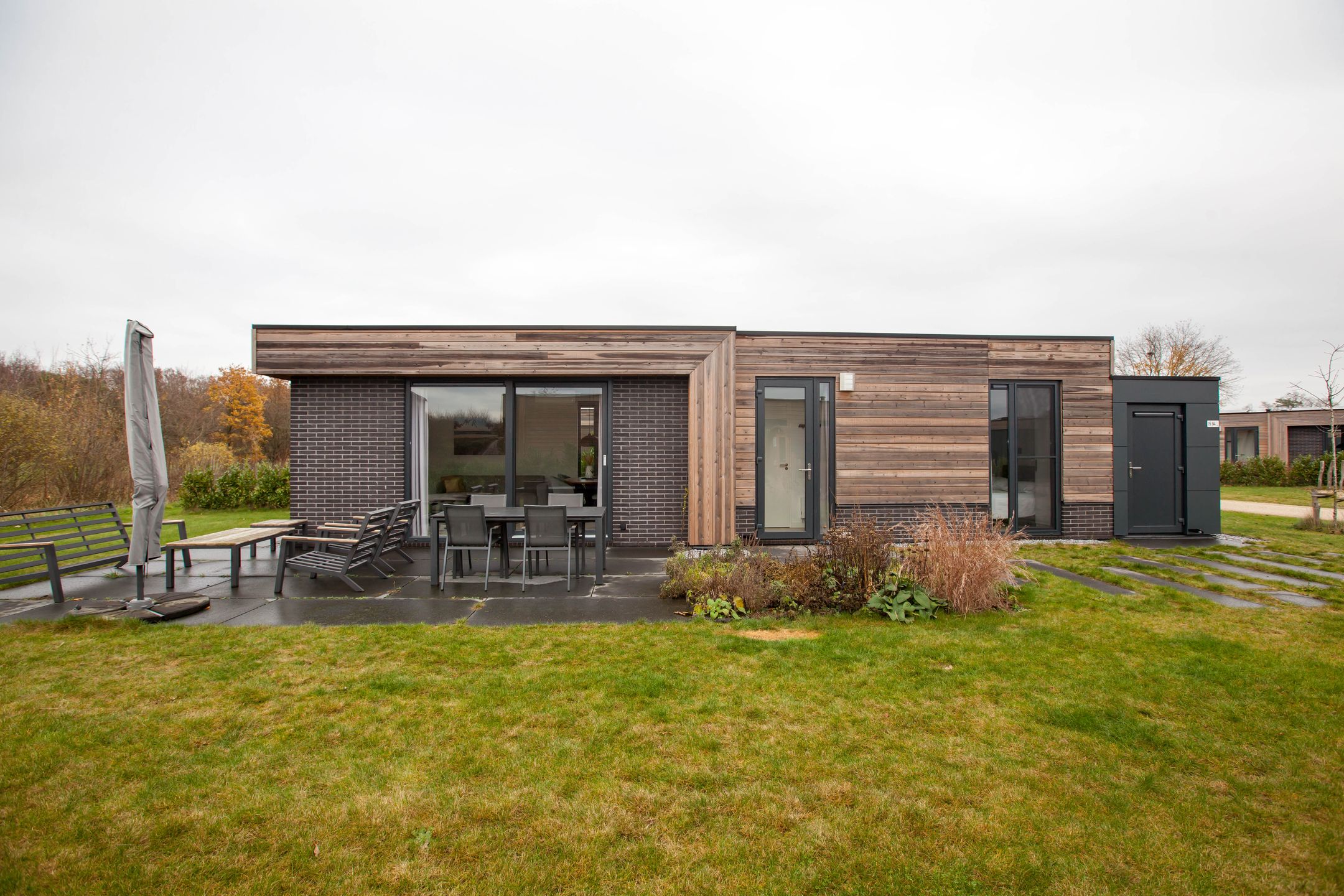 2-bedroom freehold villa in Winterswijk Kotten — photo 1 of 5