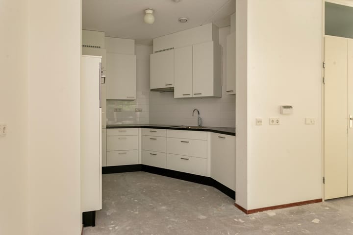 Photo 13 of Paviljoenplein 4