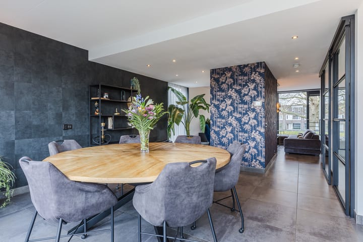 Photo 16 of Van Otterloostraat 36