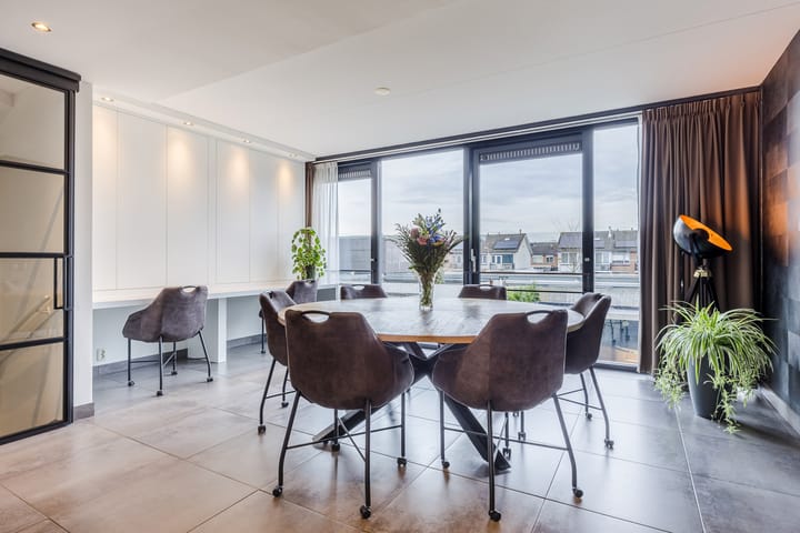 Photo 17 of Van Otterloostraat 36