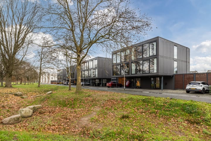 Photo 6 of Van Otterloostraat 36