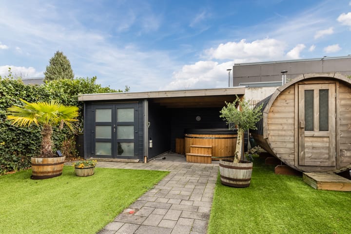 Photo 32 of Van Otterloostraat 36