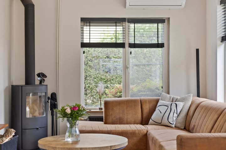 Photo 2 of Van Emstweg 24