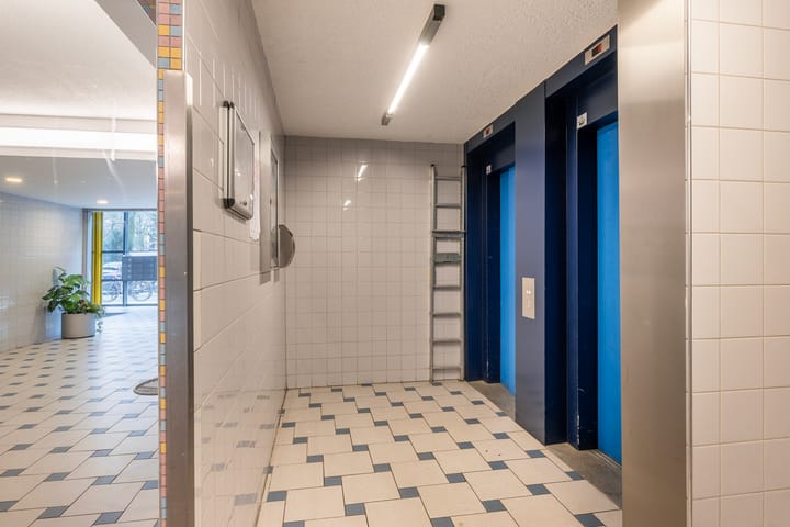 Photo 9 of Albertine Agneslaan 358