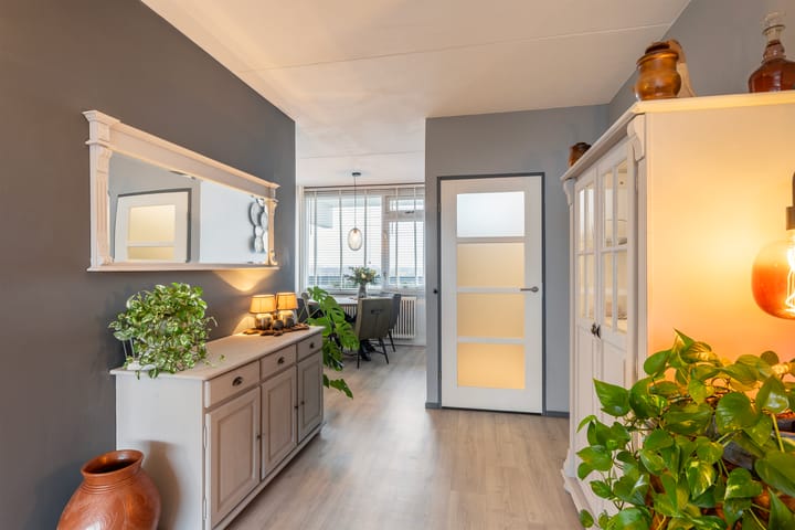 Photo 18 of Albertine Agneslaan 358