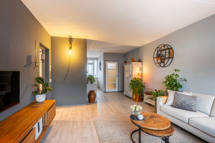 Photo 17 of Albertine Agneslaan 358