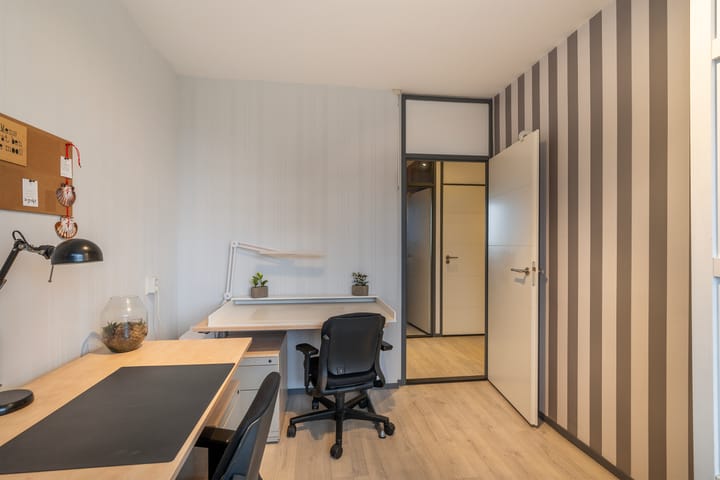 Photo 38 of Albertine Agneslaan 358