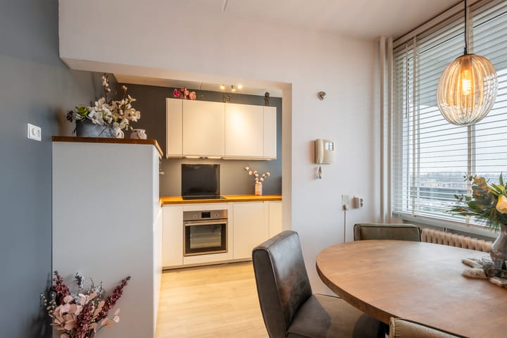 Photo 20 of Albertine Agneslaan 358