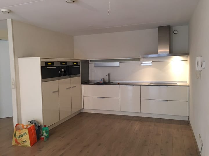 Foto 10 van Avenue Ceramique 146-B