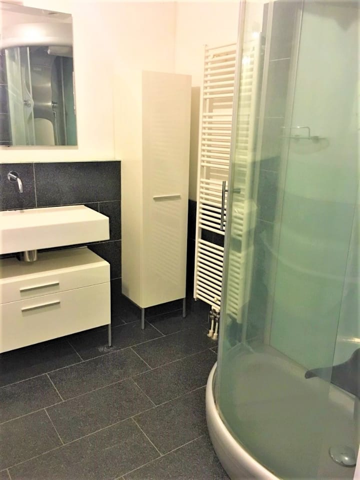 Foto 18 van Avenue Ceramique 146-B