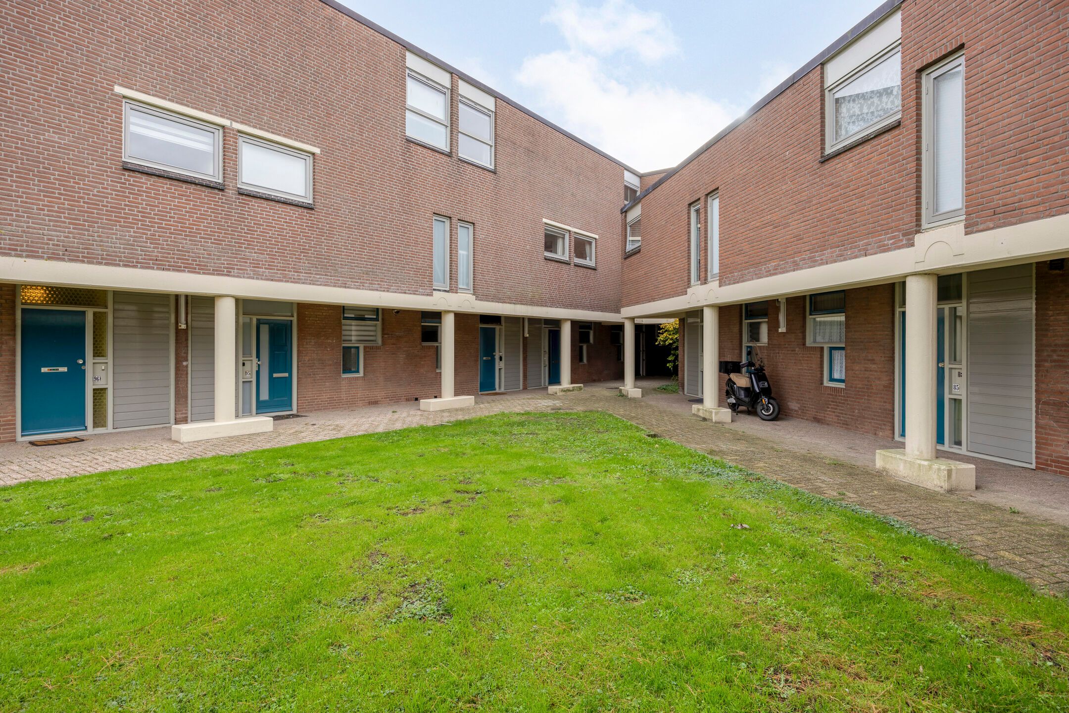 Photo 45 of Pollux 94