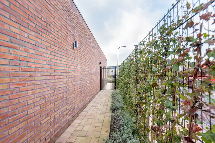 Photo 36 of Eksterstraat 78