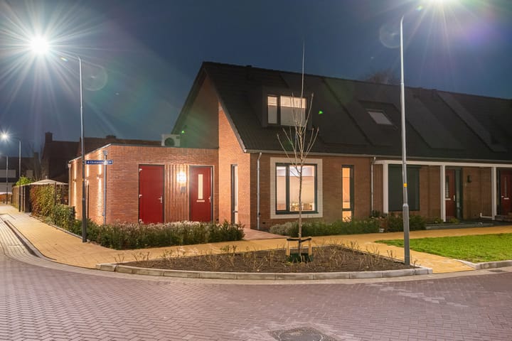 Photo 40 of Eksterstraat 78