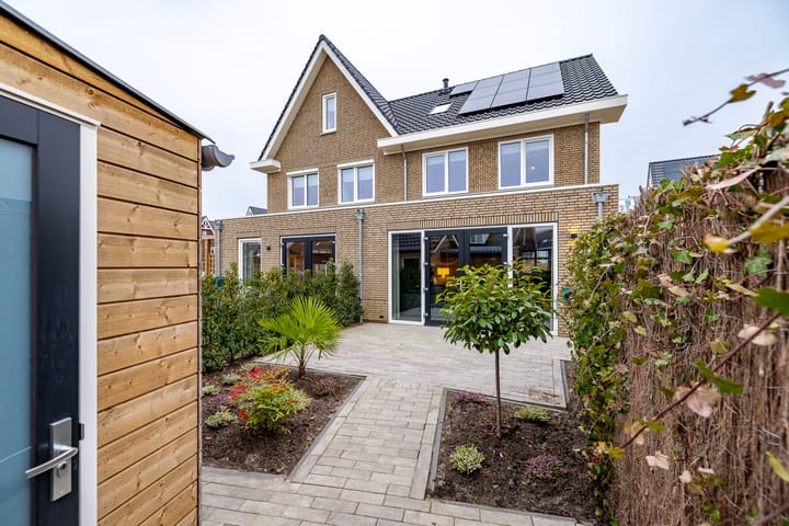 Foto 2 van Marga Klompéstraat 82