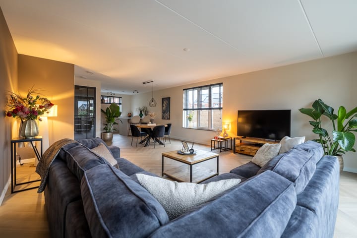 Foto 6 van Marga Klompéstraat 82