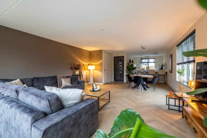 Foto 7 van Marga Klompéstraat 82