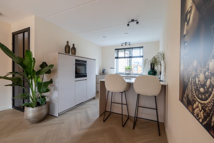 Foto 9 van Marga Klompéstraat 82