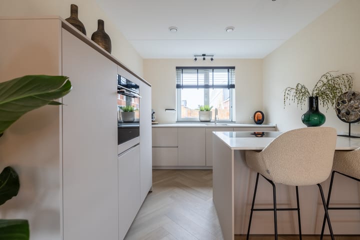 Foto 10 van Marga Klompéstraat 82