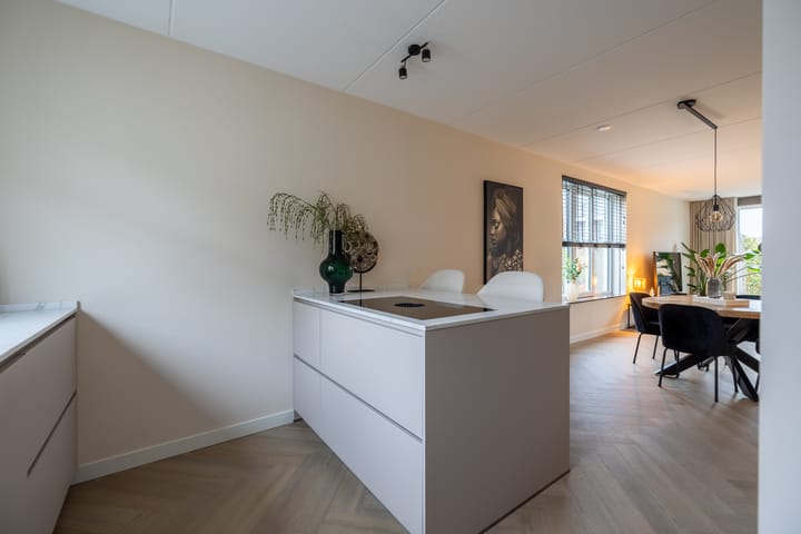 Foto 13 van Marga Klompéstraat 82