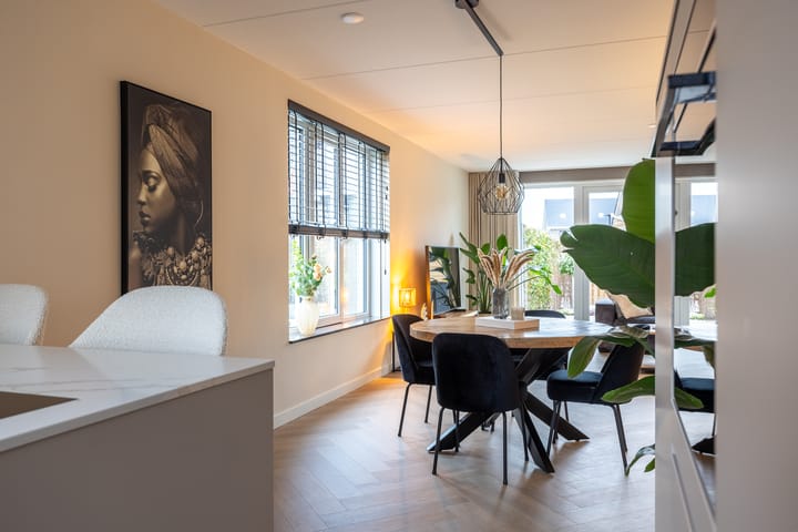 Foto 14 van Marga Klompéstraat 82