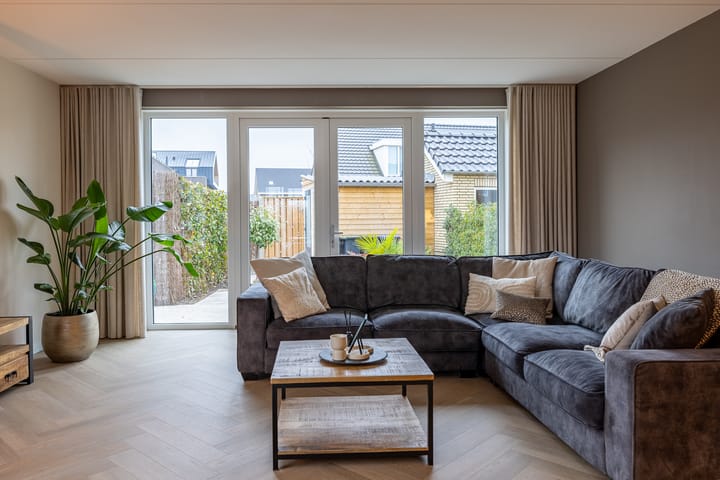 Foto 15 van Marga Klompéstraat 82