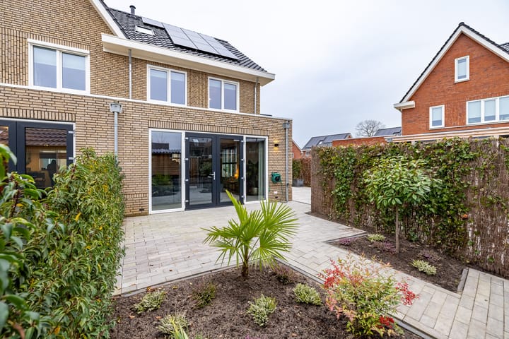 Foto 17 van Marga Klompéstraat 82