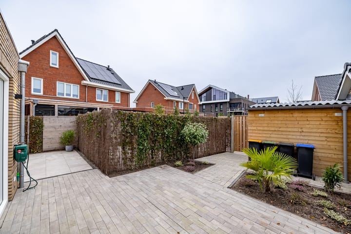 Foto 19 van Marga Klompéstraat 82