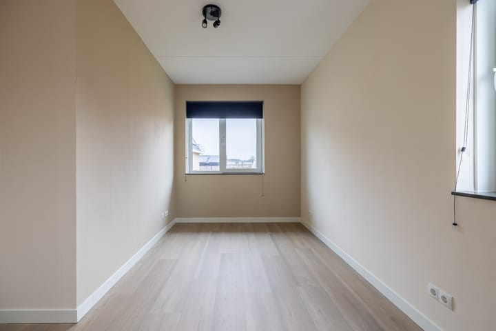 Foto 33 van Marga Klompéstraat 82