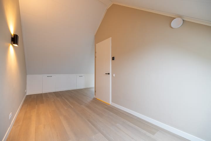 Foto 44 van Marga Klompéstraat 82