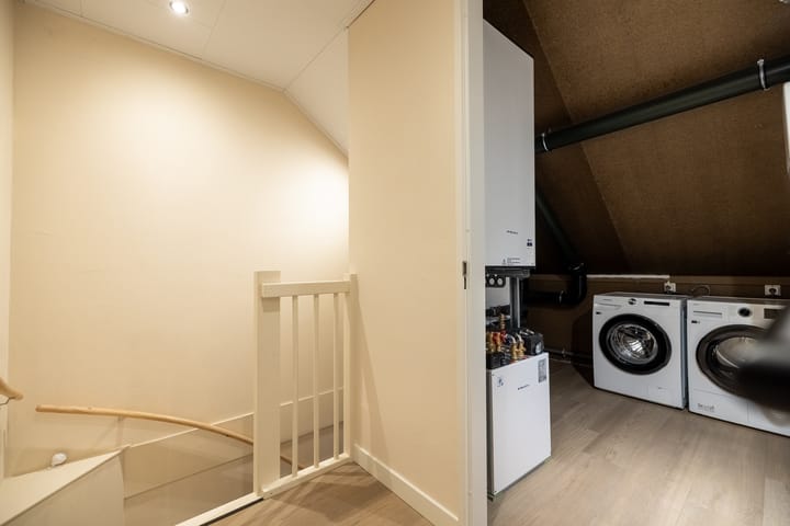 Foto 47 van Marga Klompéstraat 82