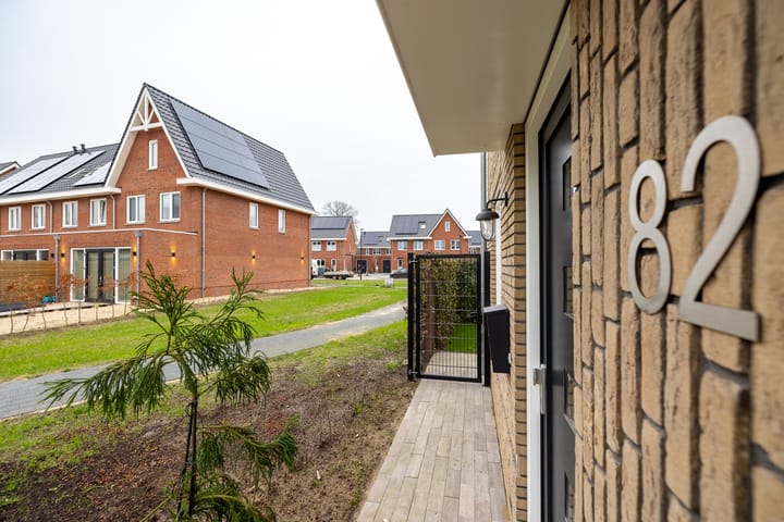 Foto 50 van Marga Klompéstraat 82