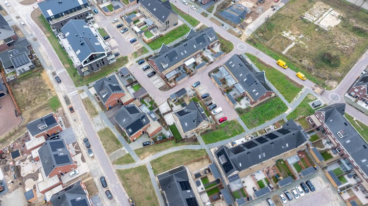 Foto 55 van Marga Klompéstraat 82