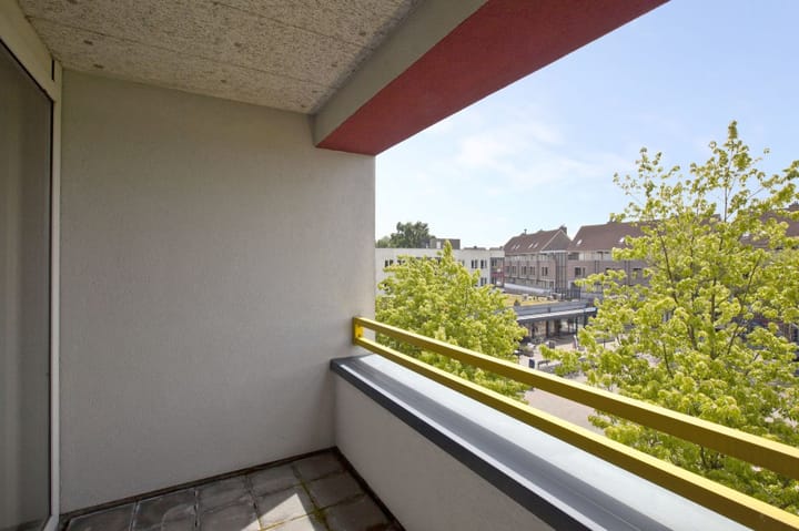 Photo 15 of Amstelplein 249