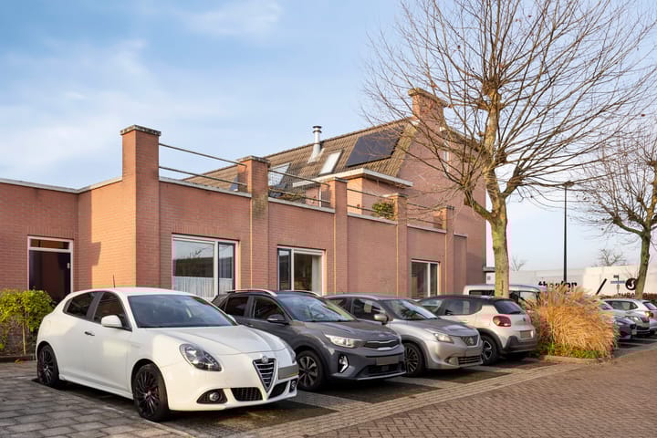 Photo 33 of Stationsstraat 70