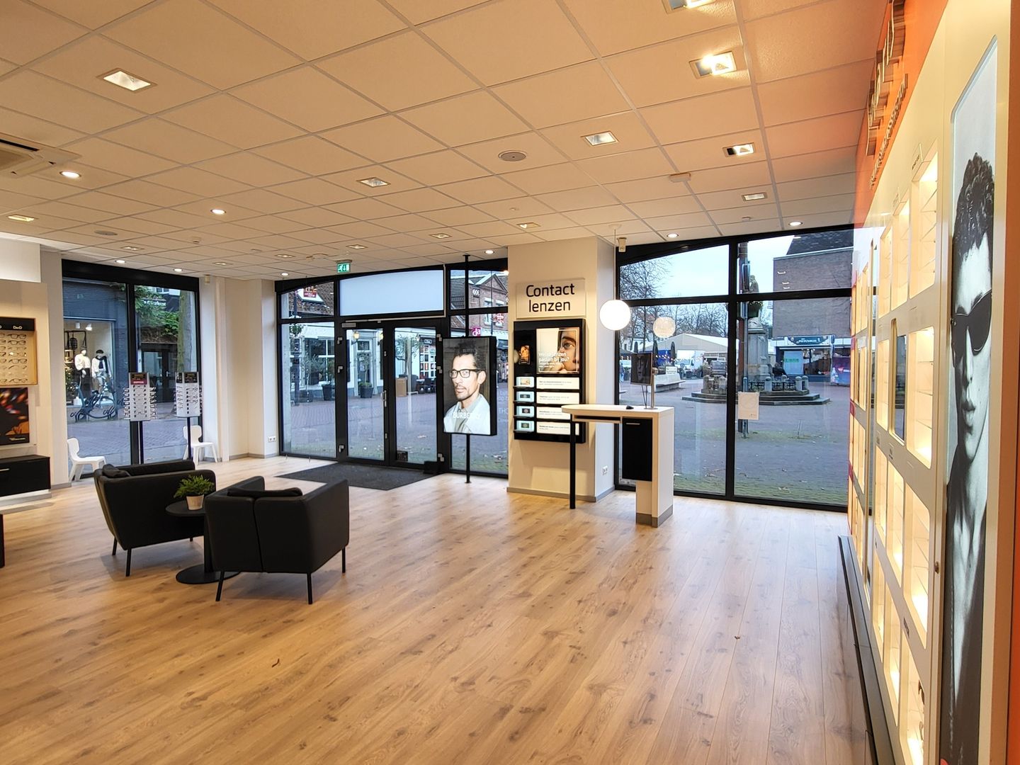 View photo 2 of Kerkplein 2