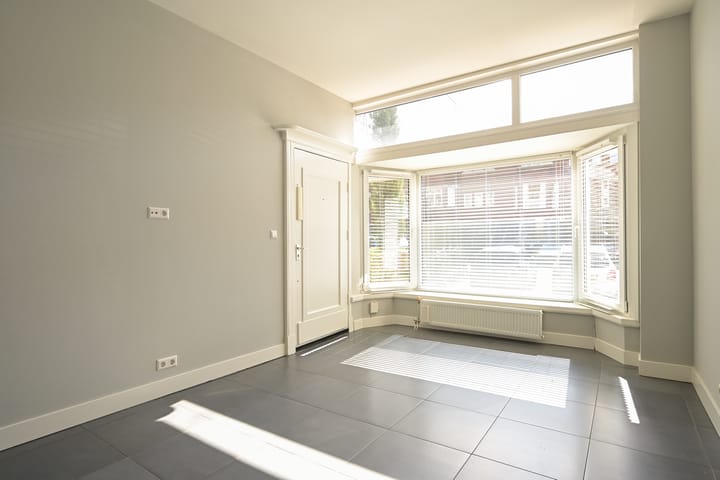 Foto 5 van Caan van Necklaan 23