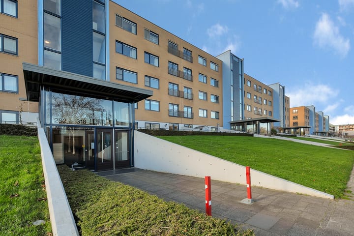 Photo 6 of Zwaardvegerstraat 302