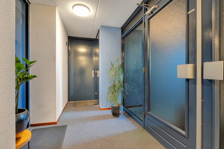 Photo 7 of Zwaardvegerstraat 302