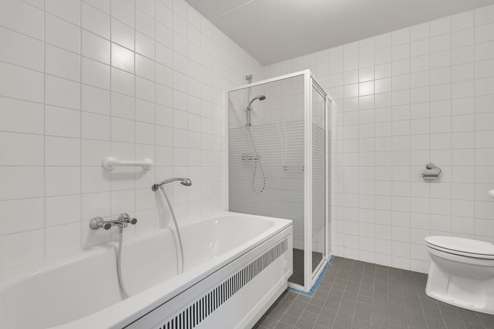 Photo 18 of Zwaardvegerstraat 302